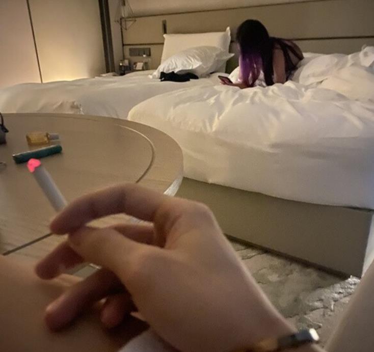 p站约神《GZ哥》酒店约见网红美女