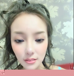 高颜女神，一线天白自玩怎么火了？