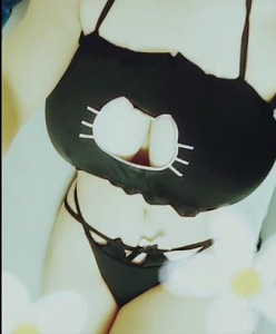 p站极品二次元狂热少女自拍，cosplay妖媚性感的黑猫女郎【39V，1.2G】