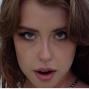 纹身妹的暴力风格，让你想走后门