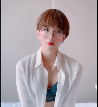 TSjieun合集：273个视频，总时长41G，黑色长发美女，眼睛明亮迷人