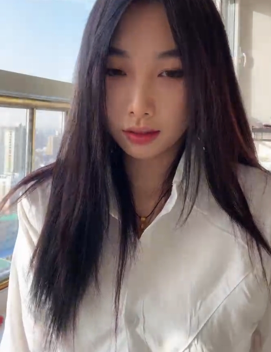 小X大王：丝足羞辱视频收藏308个，普通尺度精彩表演