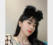 张贺玉超人气网红精彩合集，255个视频7.4G，小编推荐给小伙伴们欣赏