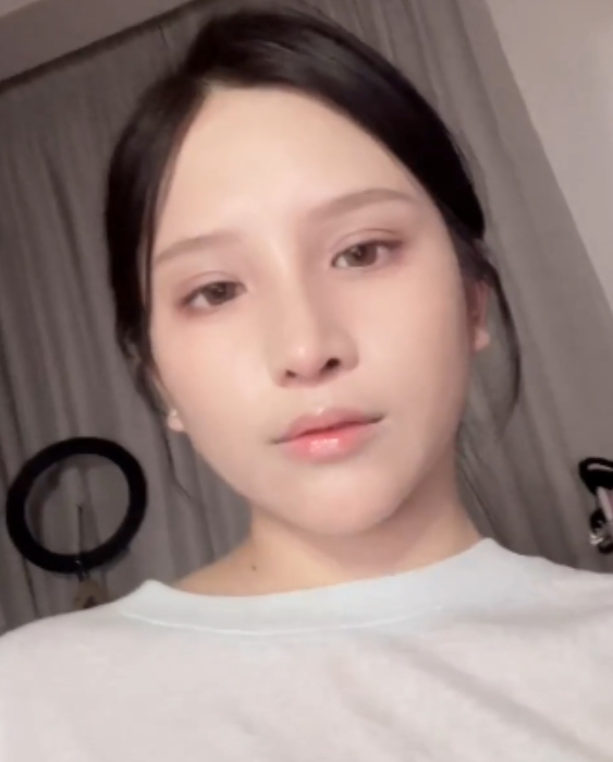 台湾妹子艾希独家视频合集，收藏485部精彩内容，通过百度ED2K轻松获取！