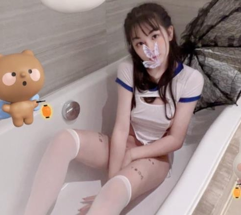 优质在校学生女神贝贝最新合集1V0.5G，校园风采