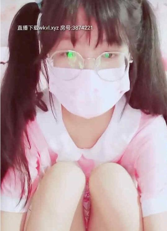 二次元少女直播平台甜美沫沫酱推合集12V18.2G，展现多面魅力