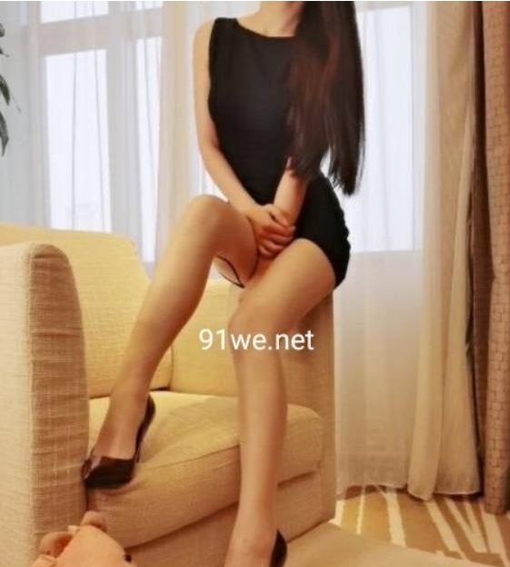 虎牙人气火爆土豪至爱优质美女“初见美翻天”最新露脸自拍稀缺合集(107V22P)