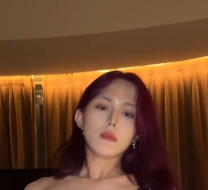 **是桃子吖伪娘自享秀1V453M珍藏版**