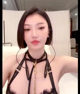 小巫婆快手合集3.6G自拍精品12V傲人身材