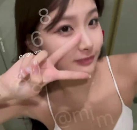 OnlyFans小屁mimi蜜桃臀全系列888部488G纯欲天花板