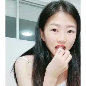 红唇小少妇全程坐姿舞蹈视频1V837MB太会扭