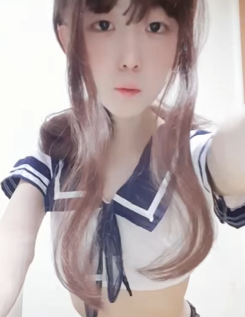 ins诱惑@Ywzzz伪娘合集700部58G