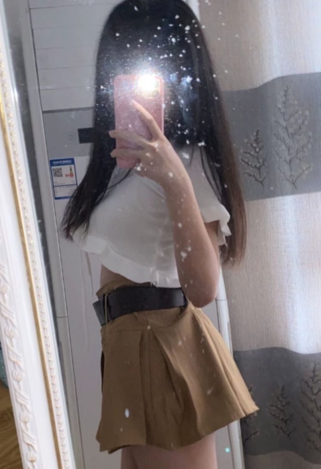 超感觉推特白袜女三人游合集5部20G