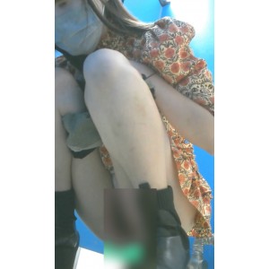 商场花裙妹厕所全景实录1部144M超感觉