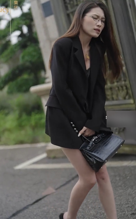 美女猫诱惑无限短剧视频1部1.6GB