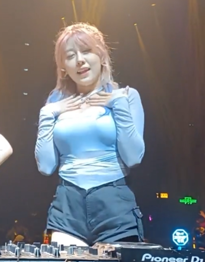 韩国BJ喷血抖球舞1k部蜜桃臀热舞合集10G