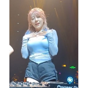 韩国BJ喷血抖球舞1k部蜜桃臀热舞合集10G