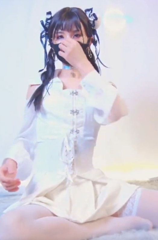 白丝新秀伪娘幻肢特训室1部0.15G绝妙体验