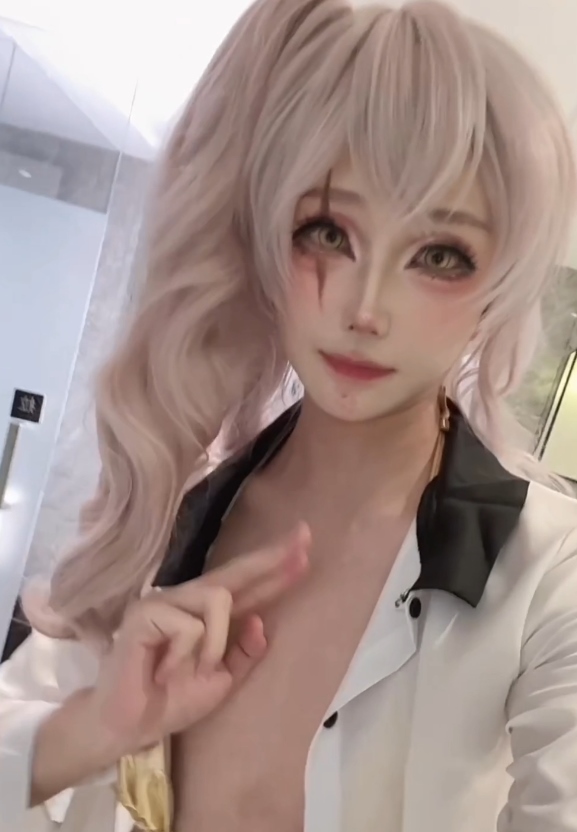 小恶魔婉莹大王万圣节伪娘视频546MB绝了