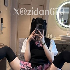 紫蛋光“阴”反差女神16v2.8g这身段太绝了