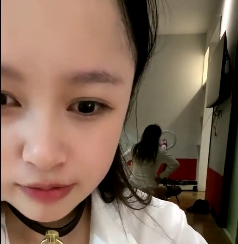 G奶女神小羊咩咩私拍展示3V5P2.19G车灯太晃眼